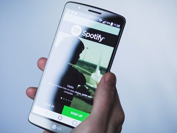 Spotify lança funções para aumentar interatividade em podcasts