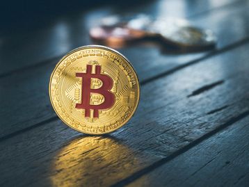 Bitcoin: mineração com usinas fósseis ameaça metas ambientais