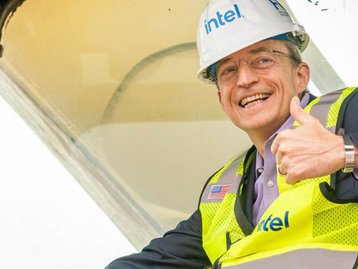 CEO da Intel culpa seus antecessors por problemas na manufatura