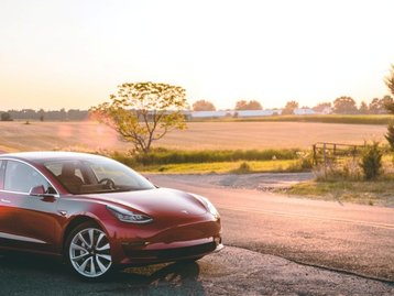 Dados ocultos de carros da Tesla com Autopilot são descriptografados