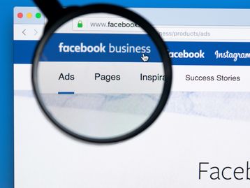 Golpe invade contas do Facebook e cria anúncios com dinheiro roubado