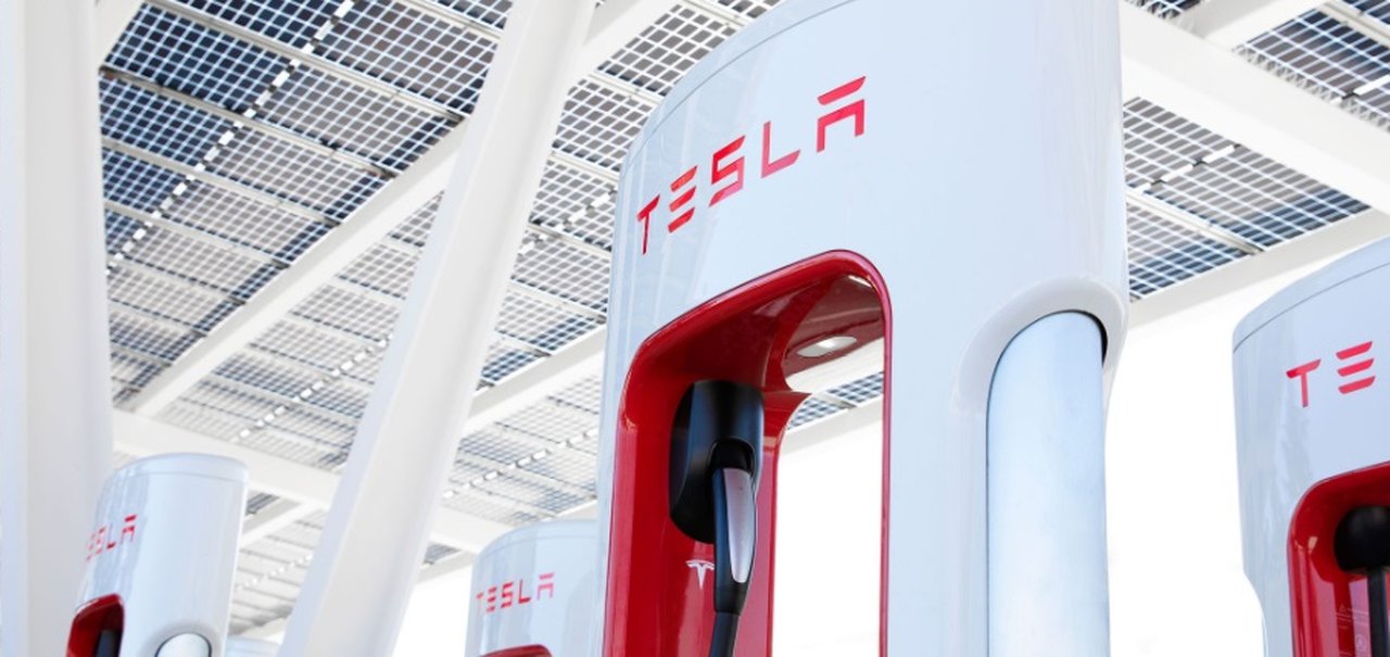 Tesla libera estações de recarga para outros carros elétricos