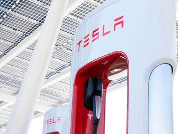 Tesla libera estações de recarga para outros carros elétricos