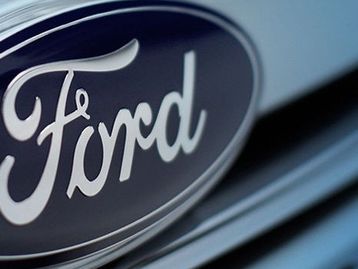 ‘Tesla faz elétricos melhor do que ninguém’, diz CEO da Ford