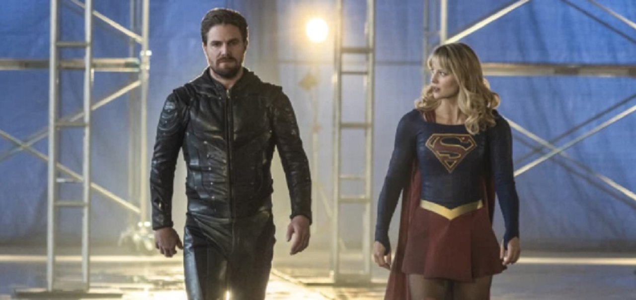 Supergirl: Stephen Amell divulga mensagem de despedida para série