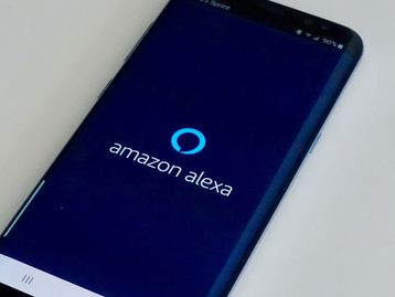 WhatsApp ganha figurinhas oficiais da Alexa; saiba como baixar