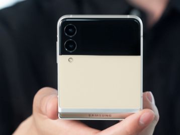 Samsung lança Galaxy Z Flip 3 com acessórios da Disney