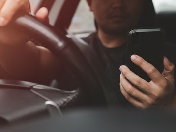 Donos de iPhone relatam problemas de conexão Bluetooth em carros
