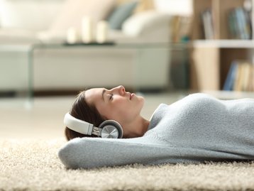 5 modelos de fone com microfone para todos os gostos