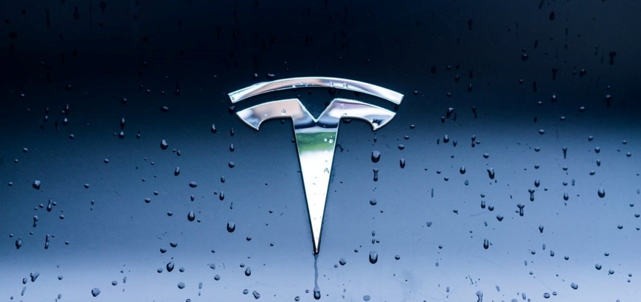 Tesla é processada novamente por assédio sexual em fábrica