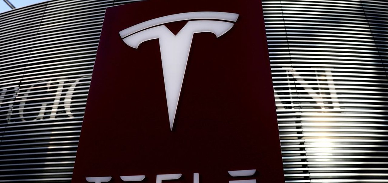 Funcionárias da Tesla abrem processo por assédio sexual