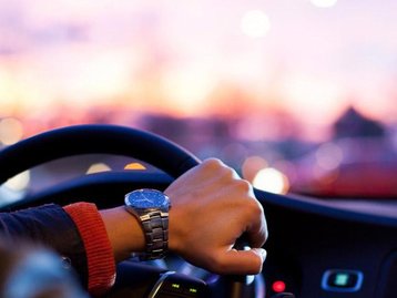 Brasileiro é condenado nos EUA por fraudar contas de Uber e Lyft