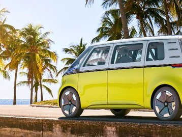 VW vai apresentar 'Kombi Elétrica' em março: confira o teaser