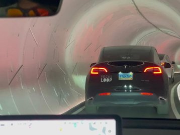 Túnel feito por Elon Musk em Las Vegas registra congestionamento