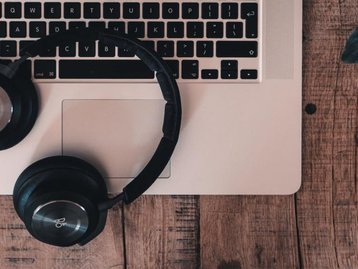 Fone de ouvido over ear: 6 modelos com bom custo-benefício