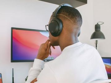 Headphone com cancelamento de ruído: 6 modelos para investir em 2022
