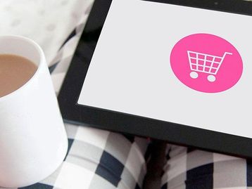Compras online em mercados e farmácias viram rotina na pandemia