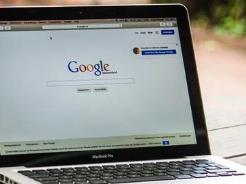 Google testa novo modo escuro no visual do buscador web; confira