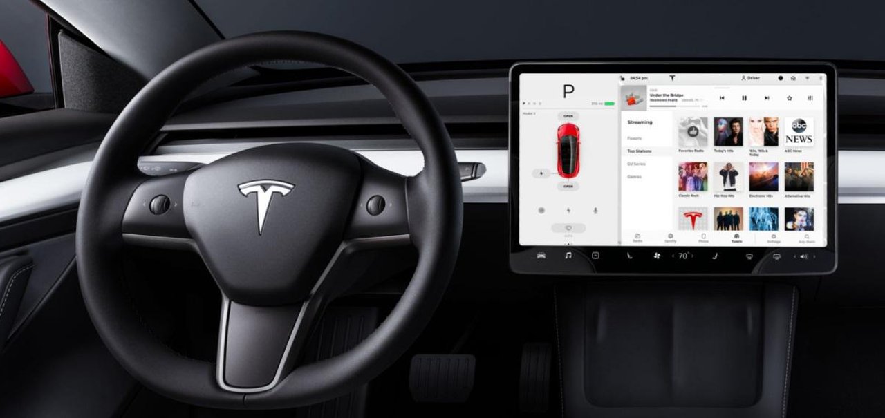 Tesla defende Autopilot, mas pede 'monitoramento constante'