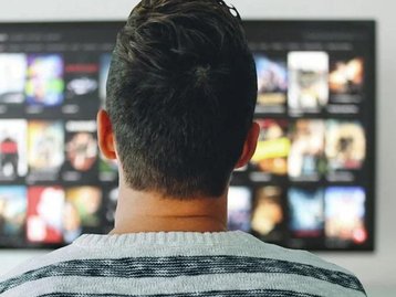 Netflix não planeja, mas também não descarta plano com anúncios