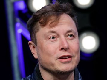 Elon Musk e Grimes revelam filha secreta que se chama Y