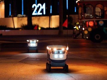 Hotel em Miami oferece delivery por robô autônomo para hóspedes