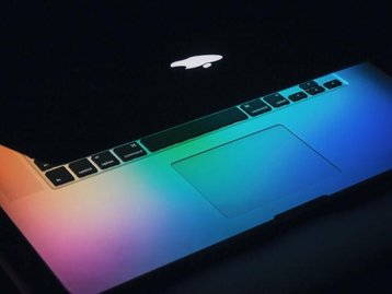 Apple lança macOS 12.3 com Controle Universal e novos emojis