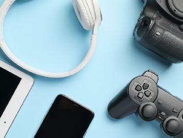 Robô aspirador, Smart Fita de LED e mais com até 40% Off na Terça Tech