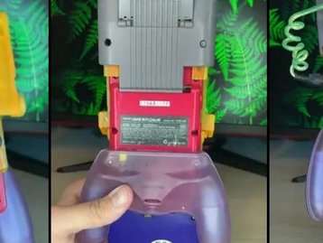 Game Boy Color cheio de acessórios é horrivelmente fascinante