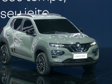 Renault anuncia Kwid E-Tech com 298km de autonomia por R$ 142 mil
