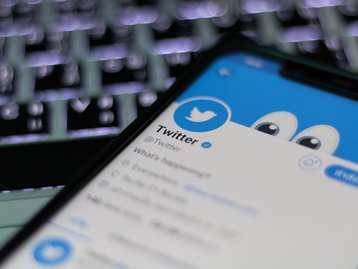 Twitter pausa mudanças internas por medo de revolta da equipe