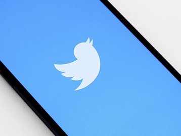 Elon Musk diz que ainda está comprometido com a compra do Twitter