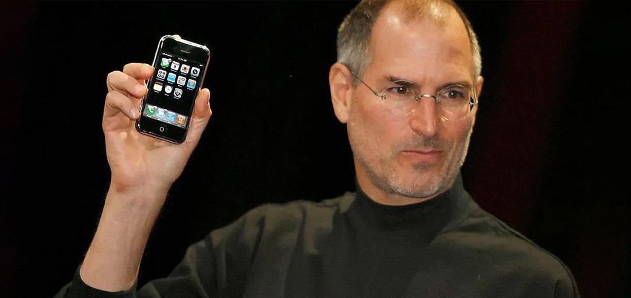 Steve Jobs imaginou primeiro iPhone sem cartão SIM, diz relato