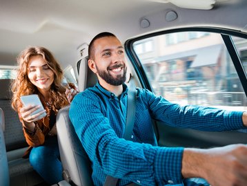 Cidade de SP retira exigência de máscara em táxis e carros de app