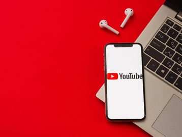 YouTube remove 70.000 vídeos sobre a guerra na Ucrânia
