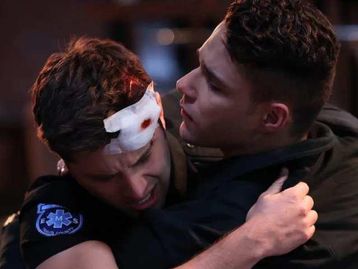 Mês do Orgulho LGBT+: 8 casais maravilhosos de séries para se apaixonar