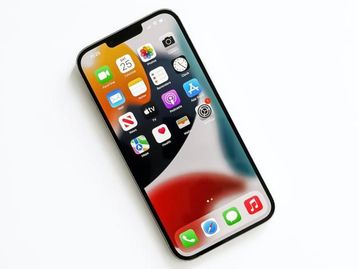 iPhone 14 terá câmera frontal com foco automático, prevê analista