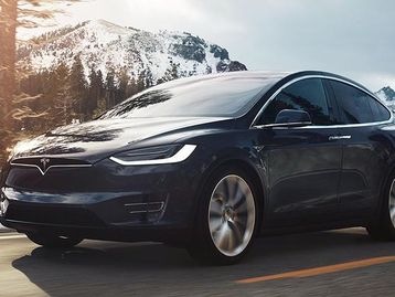 Tesla aumenta preço de seus carros elétricos mais uma vez