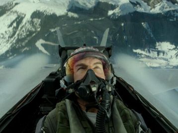 Top Gun: Maverick se torna o maior sucesso de Tom Cruise nos cinemas