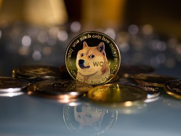 Dogecoin dispara após Elon Musk dizer que ainda compra moeda