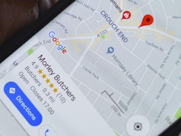 Google oferece selo LGBTQ+ para empresas no Maps e nas buscas