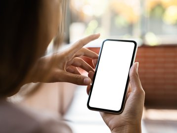 Melhor iPhone para idoso: qual modelo comprar?