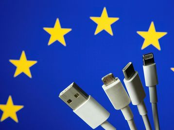 Anatel abre consulta para padronizar carregadores de celular