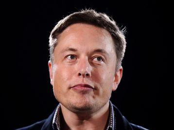 Tesla monitora e pede explicação para ausência de funcionários