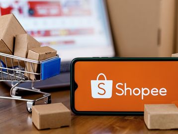 Shopee Oficial recebe na loja Ambev, Warner, Imaginarium e Crocs
