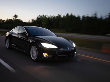 Tesla é investigada por novo acidente fatal envolvendo veículo