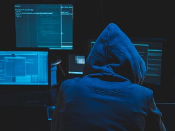 Hacker vende 5,4 milhões de dados de usuários do Twitter por US$ 30 mil