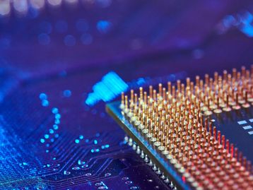 Intel e MediaTek fazem parceria para produção de chips