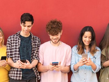 Pesquisa aponta que 78% dos jovens brasileiros usam redes sociais