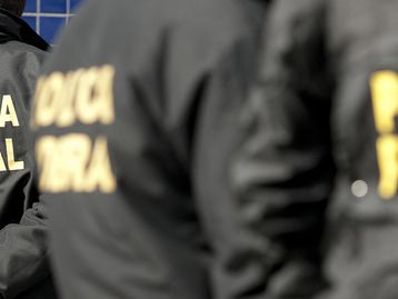 Polícia Federal faz operação contra vendas ilegais na internet